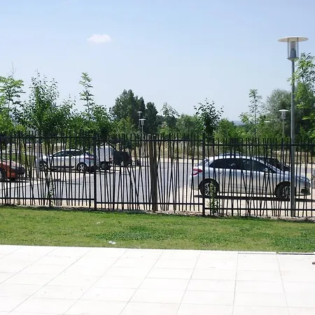 A Deux Pas D'aix آيكس أومبروفينس